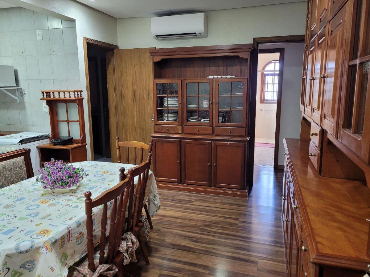Ap. De 4 Quartos Com Ar A 150M Da Rua Coberta Gramado Exterior foto